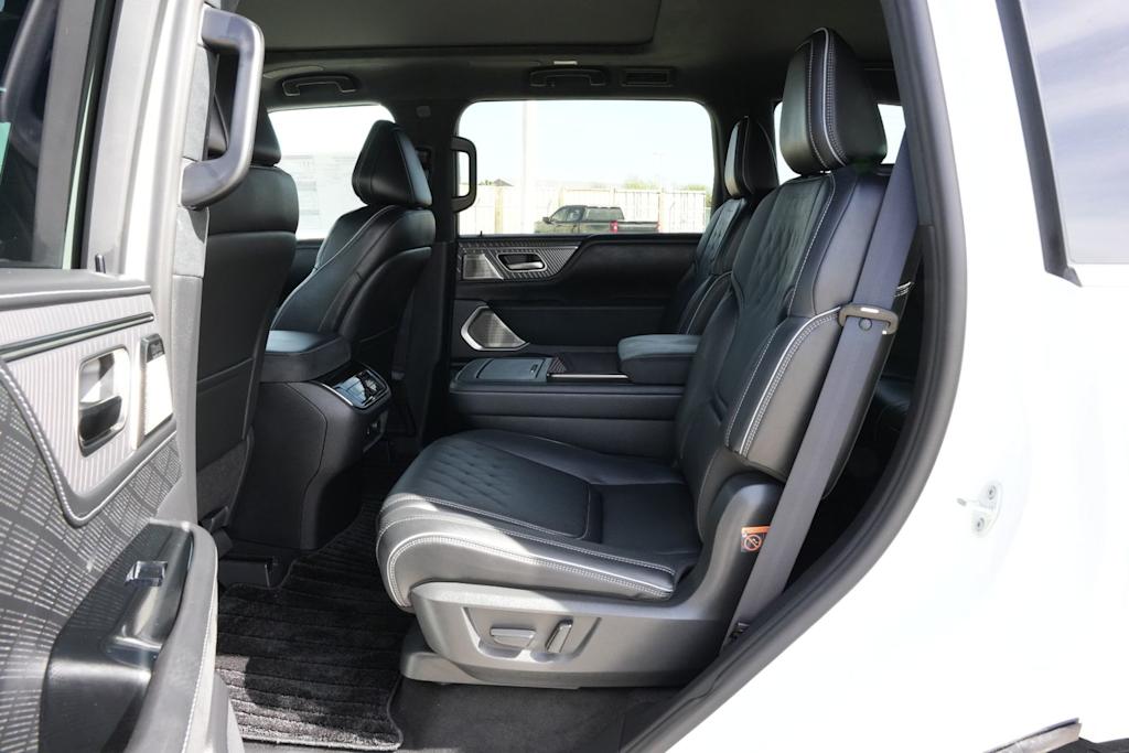 Thumbnail: 2026 INFINITI QX80 - 12