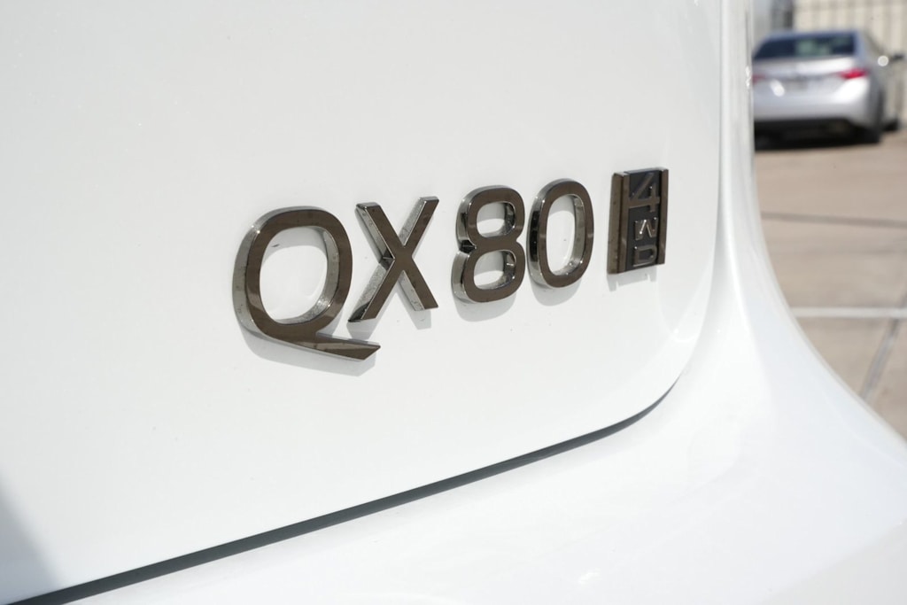 Thumbnail: 2026 INFINITI QX80 - 6