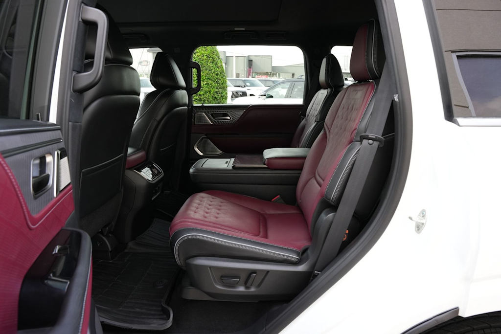 Thumbnail: 2026 INFINITI QX80 - 13