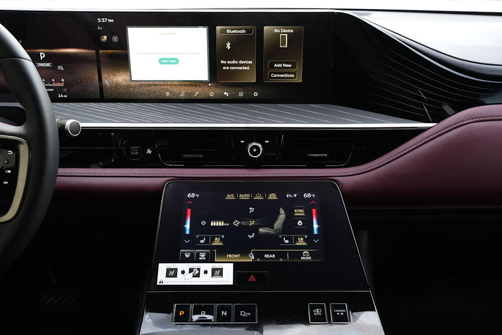 Thumbnail: 2026 INFINITI QX80 - 16