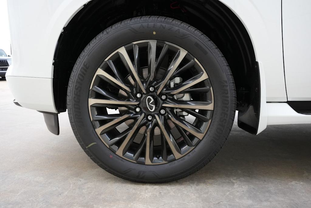 Thumbnail: 2026 INFINITI QX80 - 8