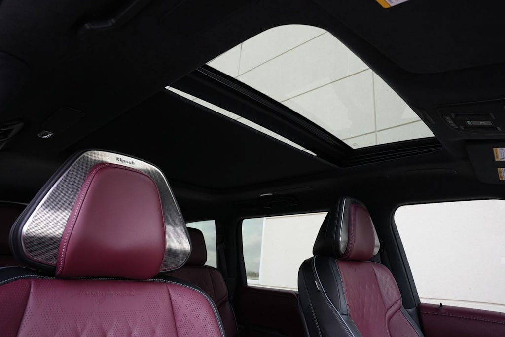 Thumbnail: 2026 INFINITI QX80 - 27