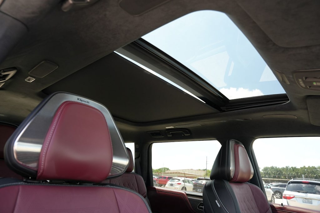 Thumbnail: 2027 INFINITI QX80 - 27