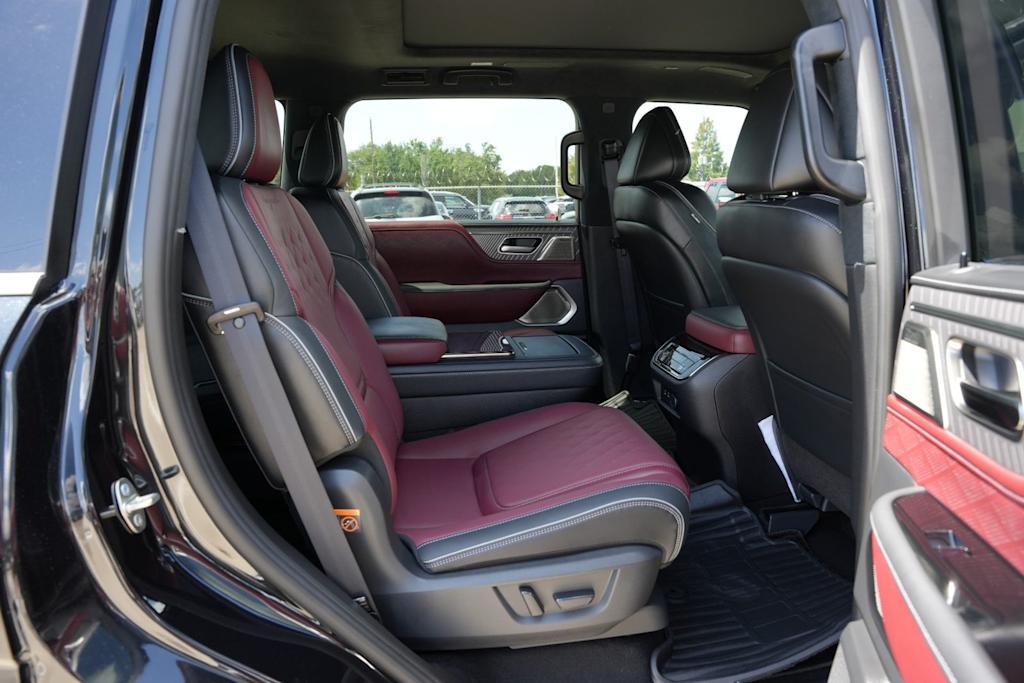 Thumbnail: 2027 INFINITI QX80 - 26