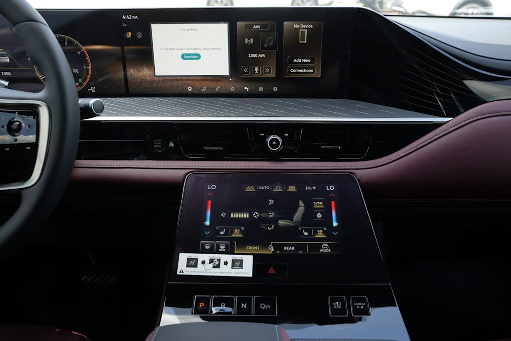 Thumbnail: 2027 INFINITI QX80 - 16