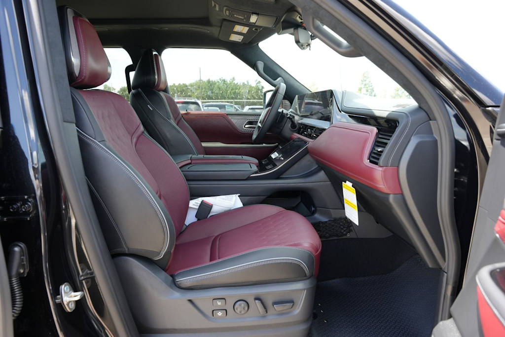Thumbnail: 2027 INFINITI QX80 - 12