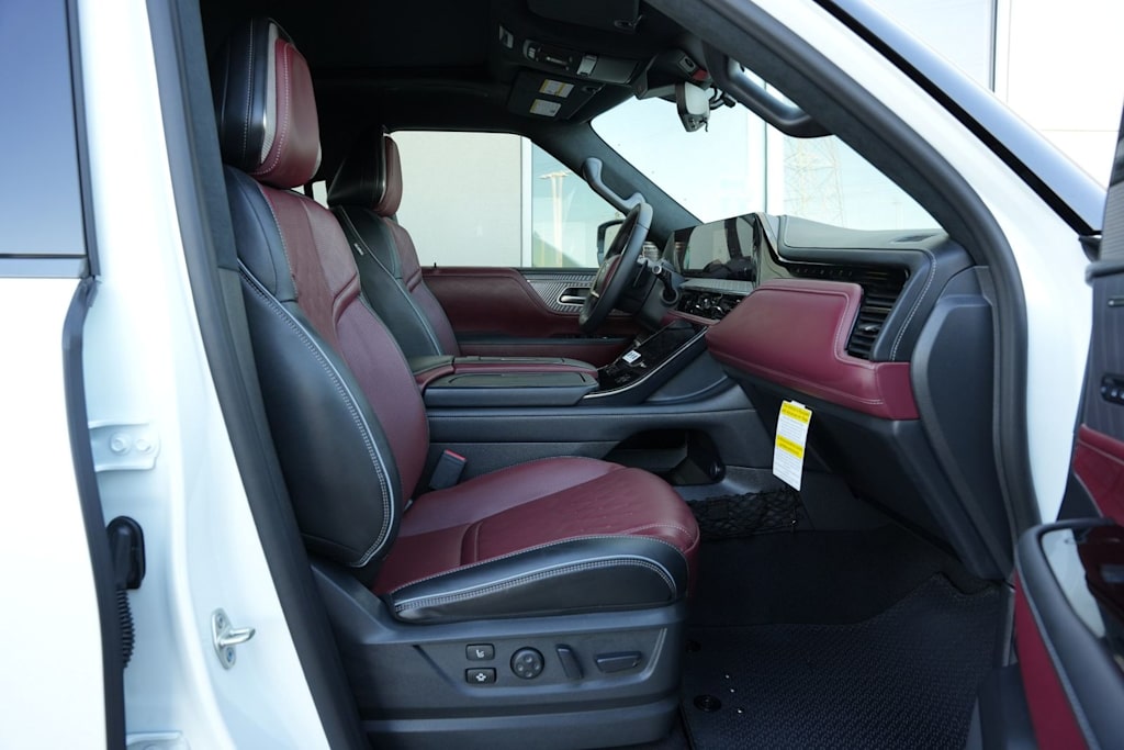 Thumbnail: 2026 INFINITI QX80 - 12