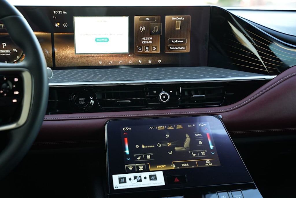 Thumbnail: 2026 INFINITI QX80 - 16