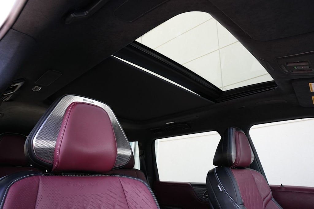 Thumbnail: 2026 INFINITI QX80 - 27
