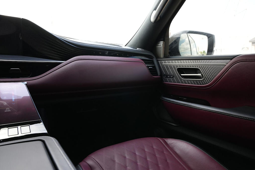 Thumbnail: 2026 INFINITI QX80 - 19