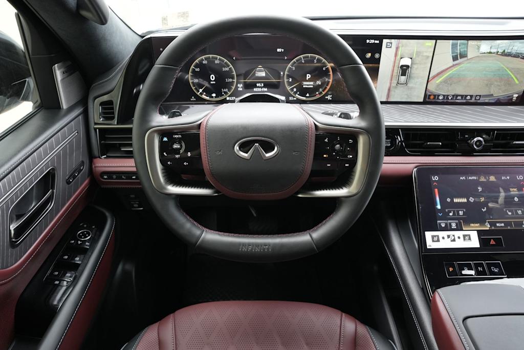Thumbnail: 2026 INFINITI QX80 - 10