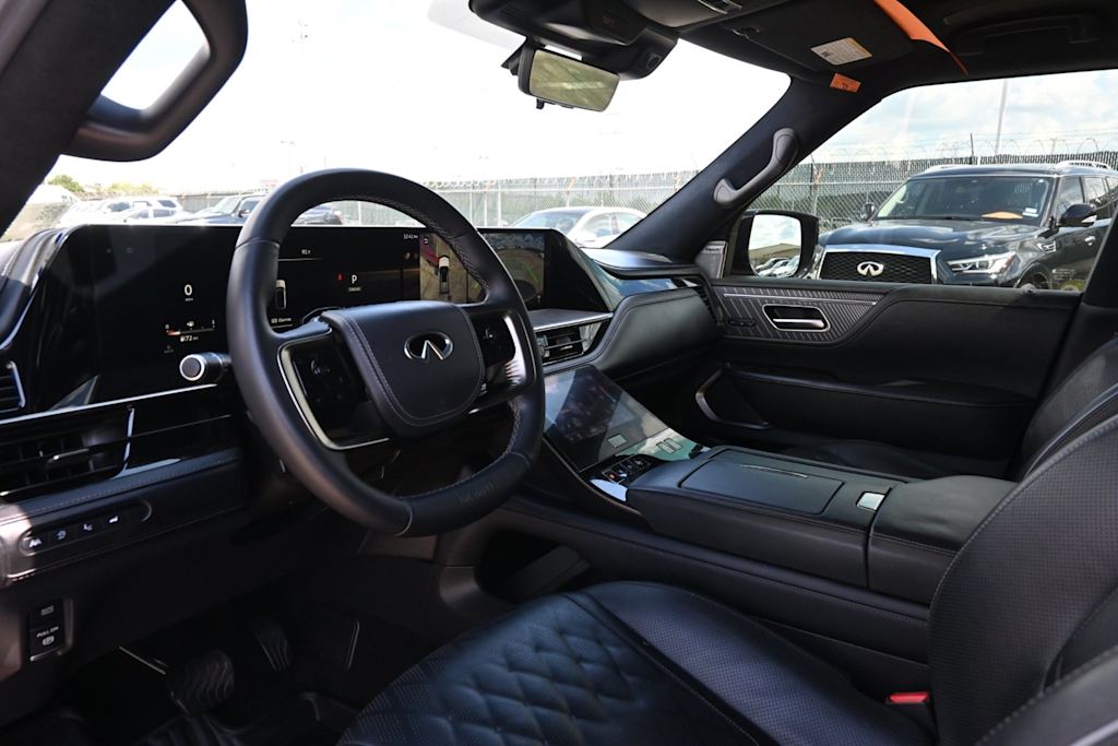 Thumbnail: 2025 INFINITI QX80 - 13