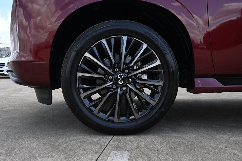 Thumbnail: 2025 INFINITI QX80 - 8