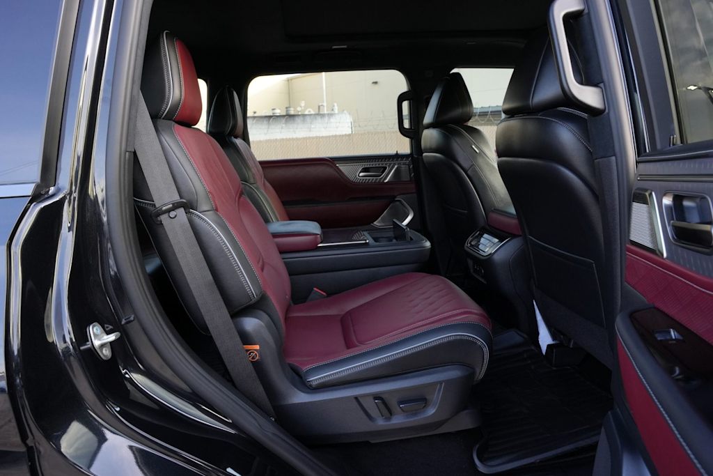 Thumbnail: 2027 INFINITI QX80 - 26