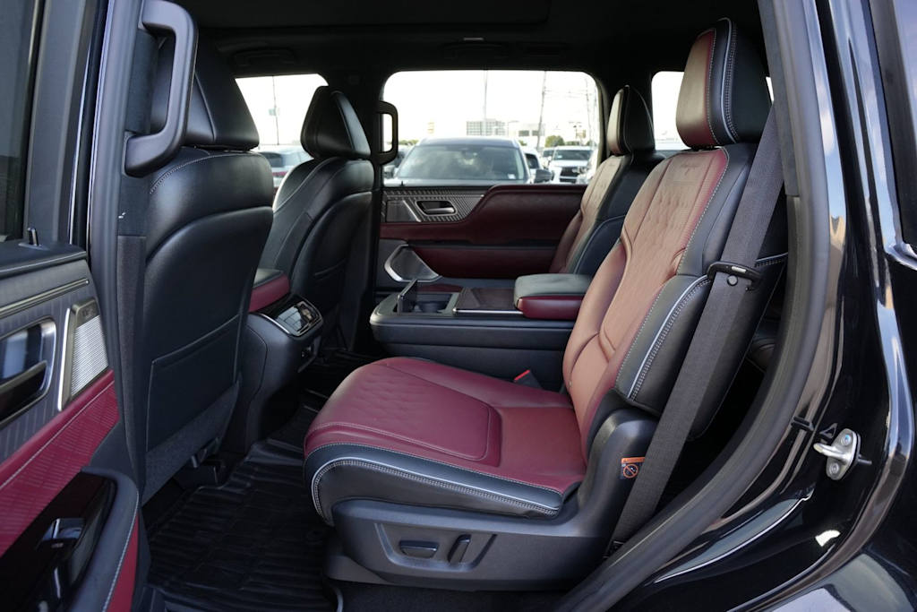 Thumbnail: 2027 INFINITI QX80 - 12