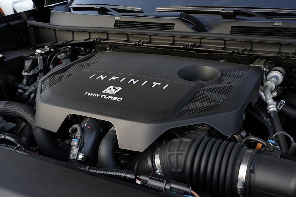Thumbnail: 2027 INFINITI QX80 - 8
