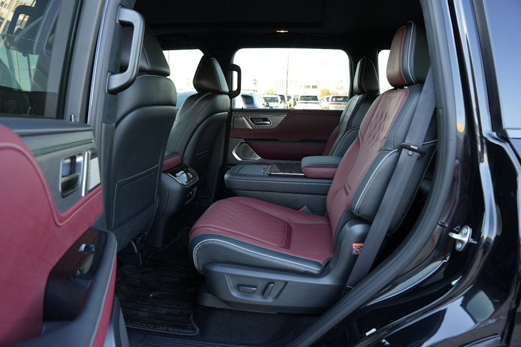 Thumbnail: 2026 INFINITI QX80 - 13