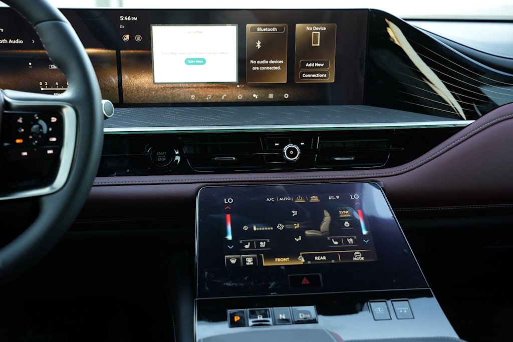 Thumbnail: 2026 INFINITI QX80 - 16