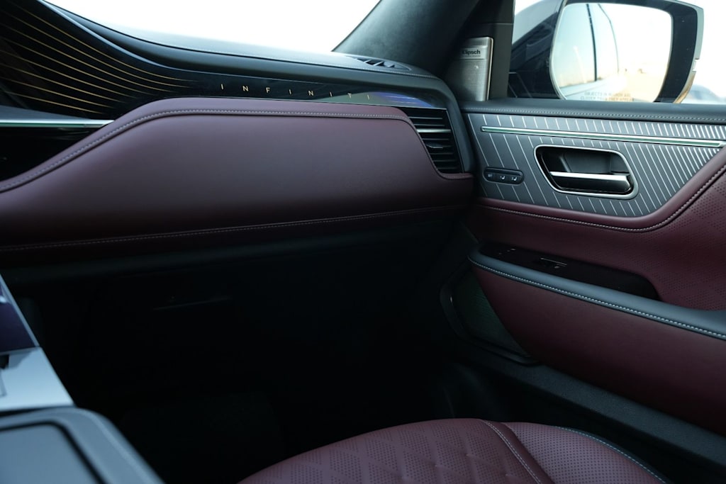 Thumbnail: 2026 INFINITI QX80 - 21