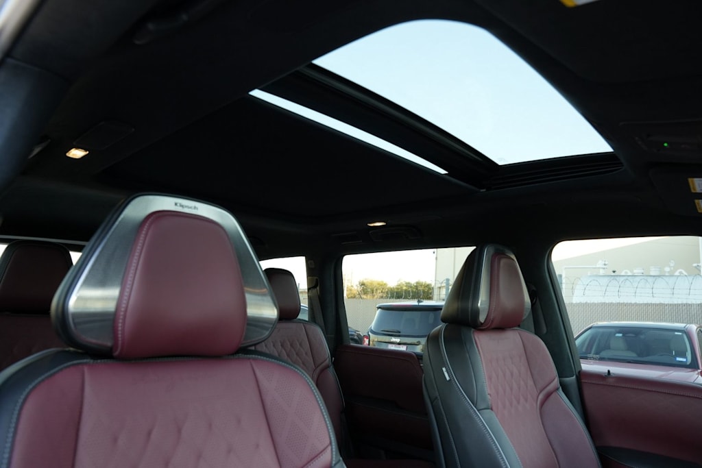 Thumbnail: 2026 INFINITI QX80 - 27