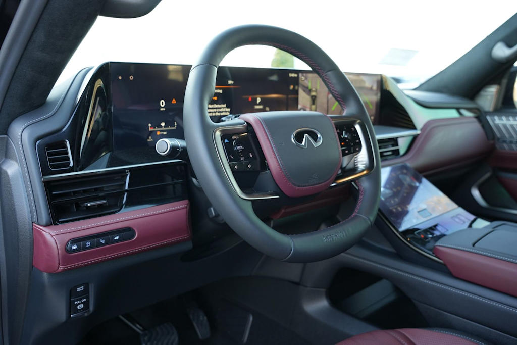 Thumbnail: 2026 INFINITI QX80 - 14