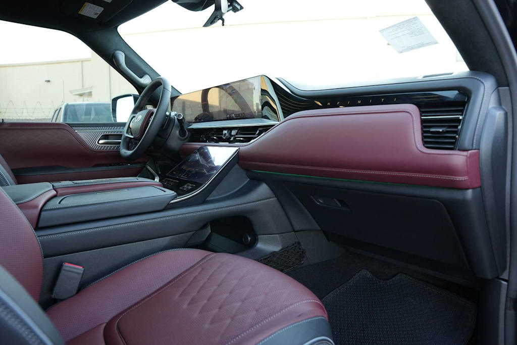 Thumbnail: 2026 INFINITI QX80 - 15