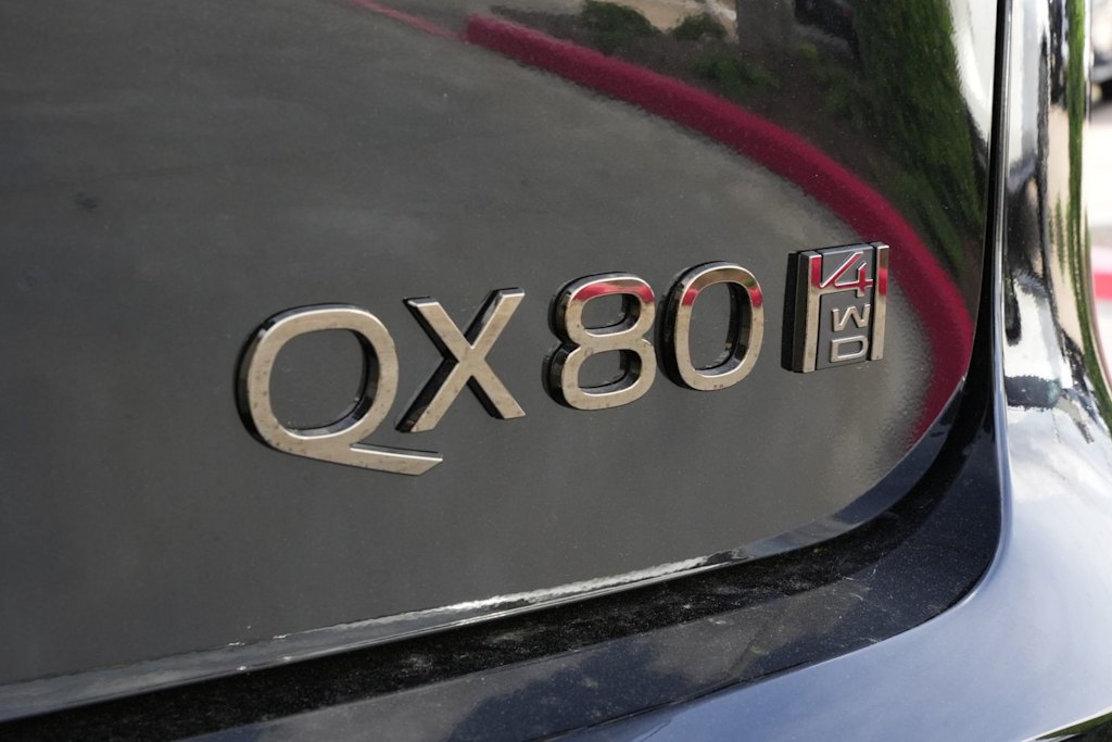 Thumbnail: 2026 INFINITI QX80 - 7