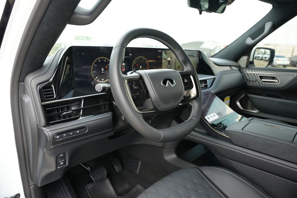 Thumbnail: 2026 INFINITI QX80 - 12