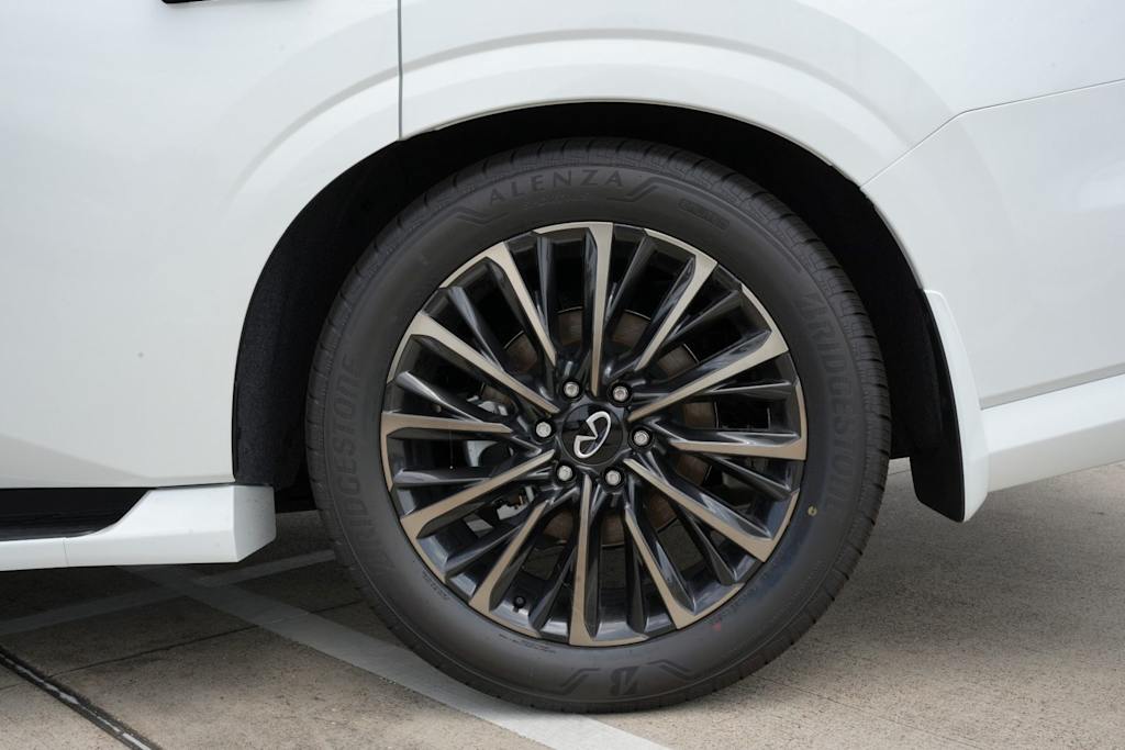 Thumbnail: 2026 INFINITI QX80 - 7