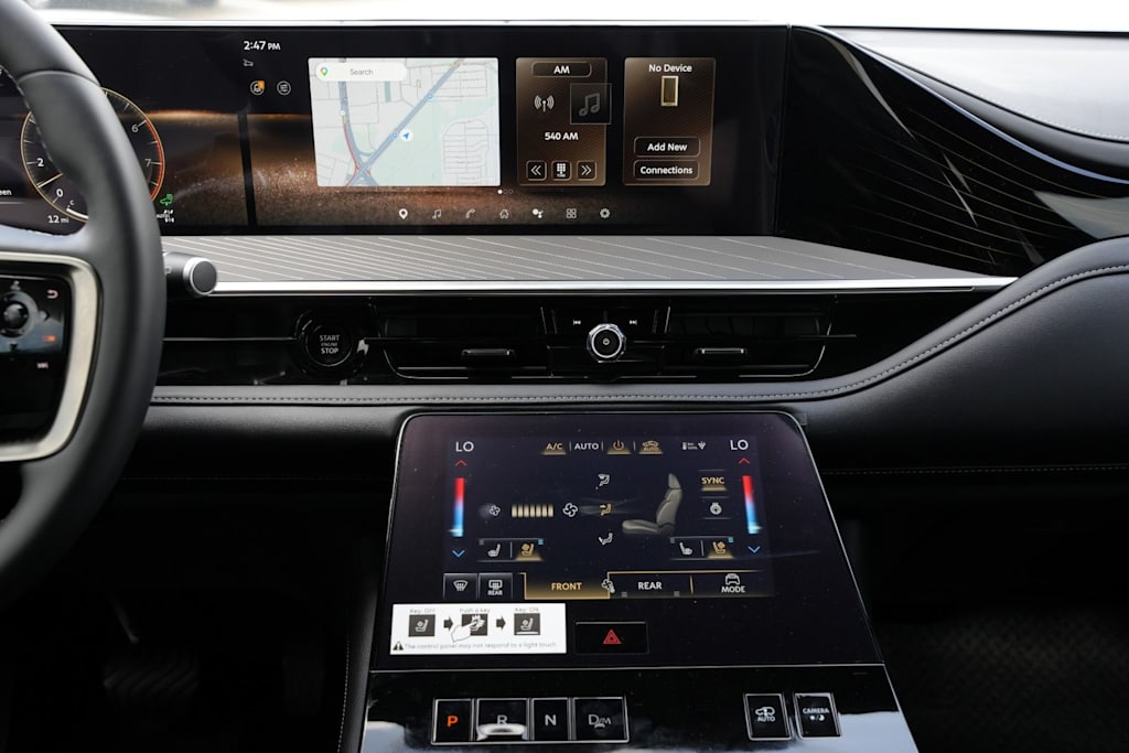 Thumbnail: 2026 INFINITI QX80 - 14