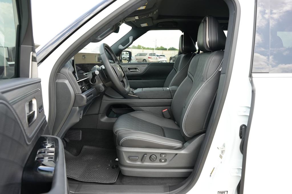 Thumbnail: 2026 INFINITI QX80 - 9