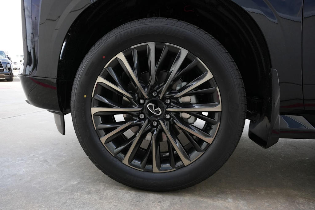 Thumbnail: 2026 INFINITI QX80 - 8