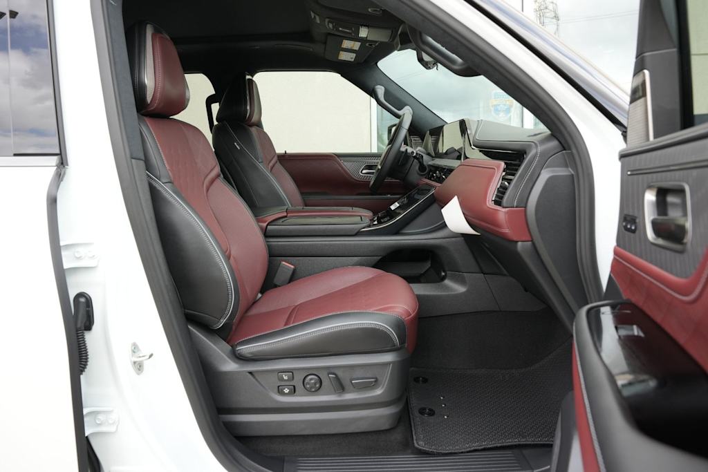 Thumbnail: 2026 INFINITI QX80 - 12