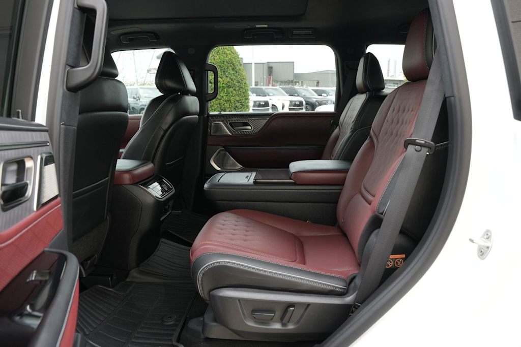 Thumbnail: 2026 INFINITI QX80 - 13