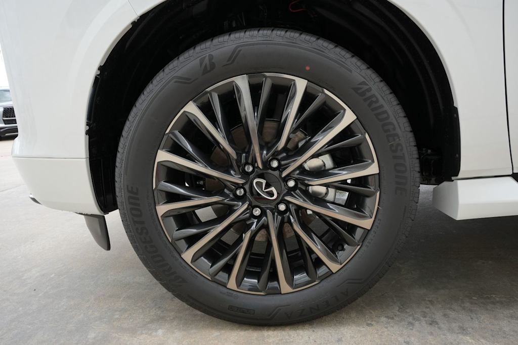 Thumbnail: 2026 INFINITI QX80 - 8