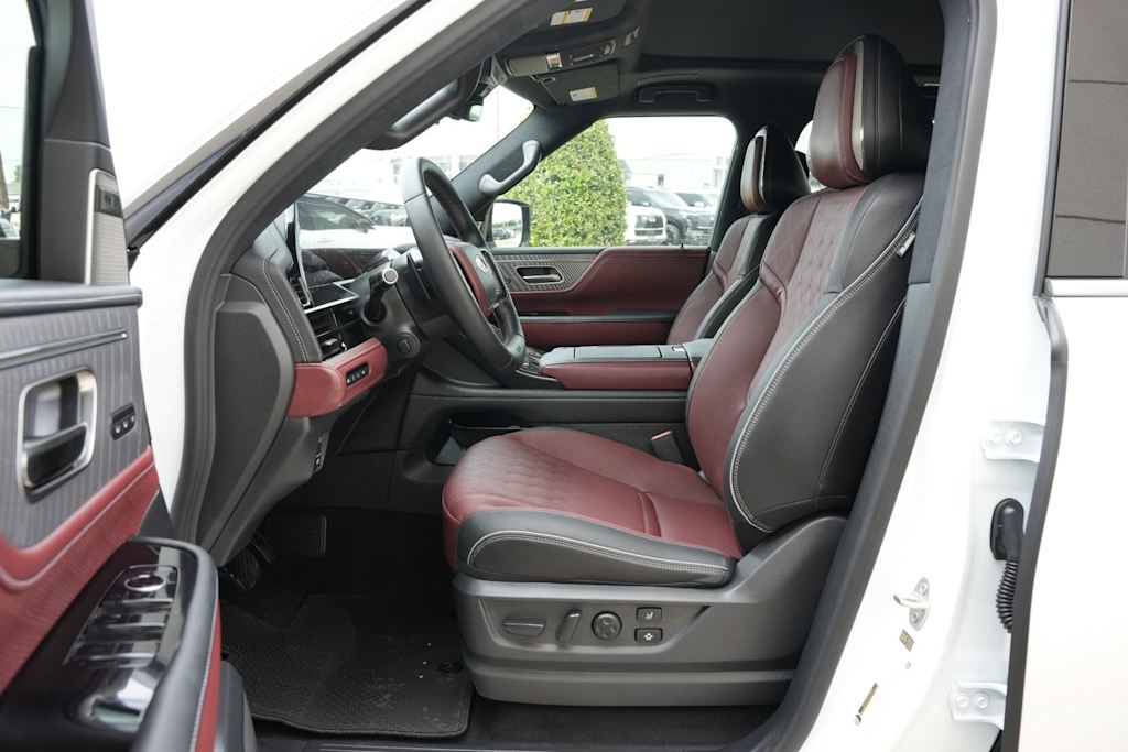 Thumbnail: 2026 INFINITI QX80 - 11