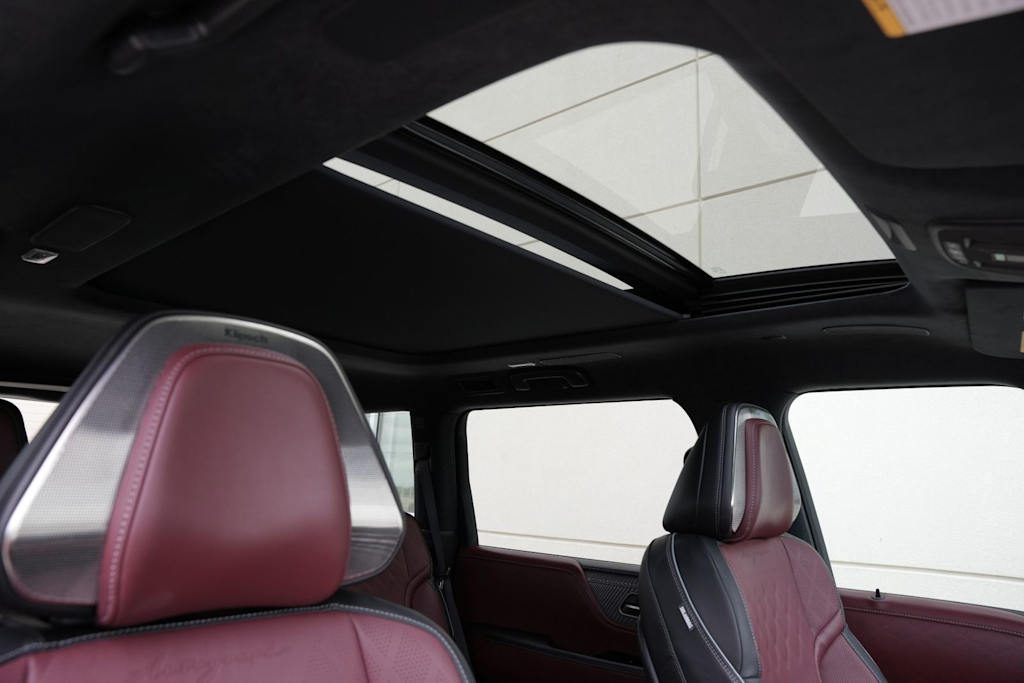 Thumbnail: 2026 INFINITI QX80 - 28