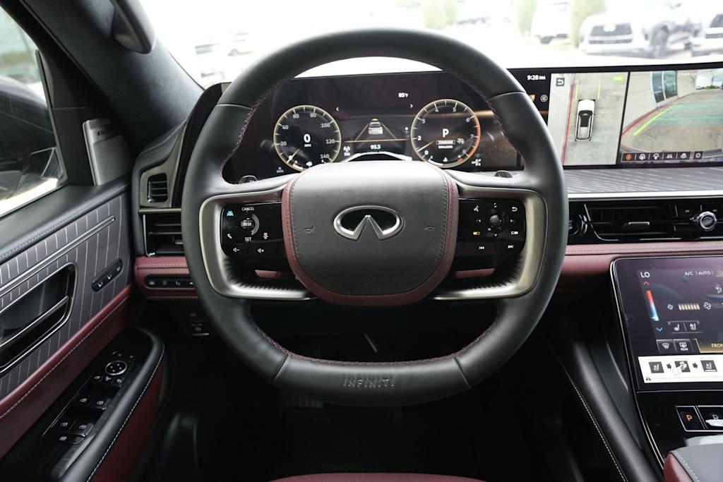 Thumbnail: 2026 INFINITI QX80 - 10