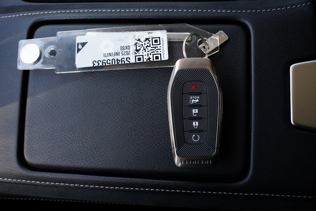 Thumbnail: 2025 INFINITI QX80 - 28