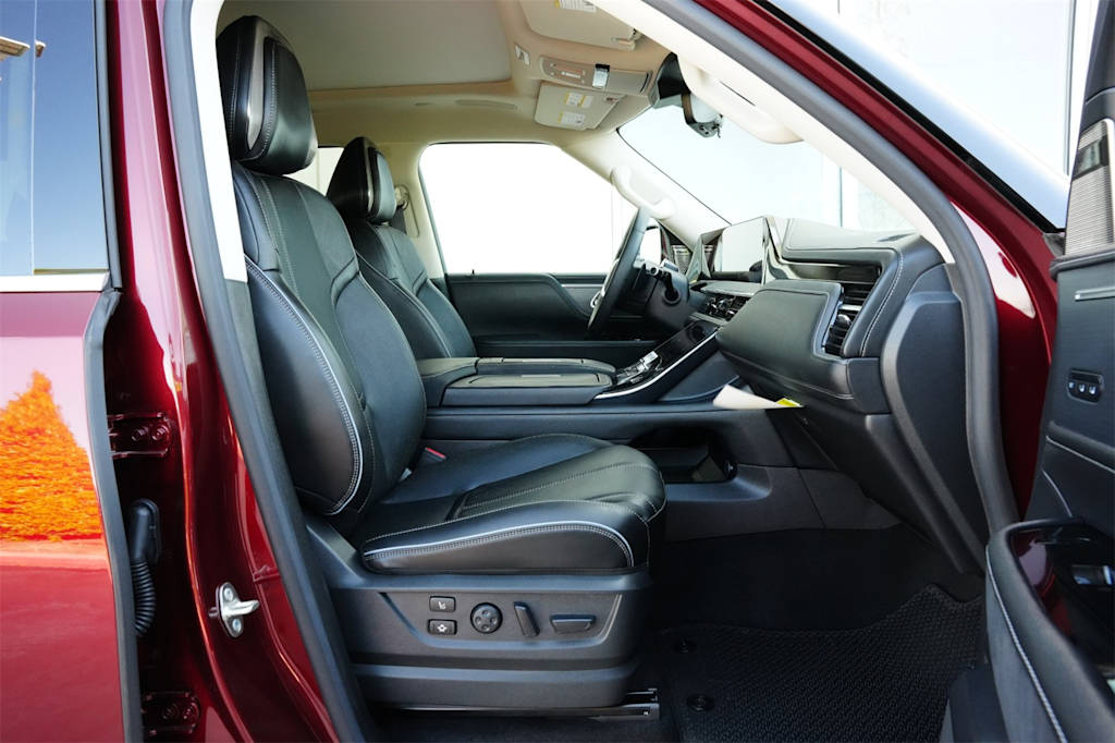 Thumbnail: 2025 INFINITI QX80 - 12