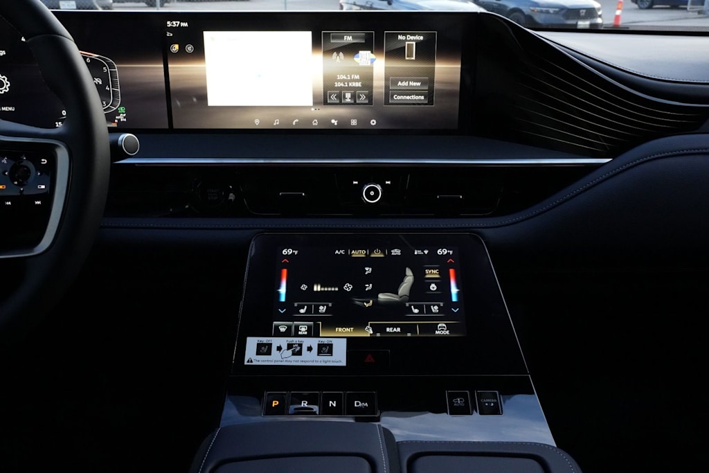 Thumbnail: 2026 INFINITI QX80 - 16