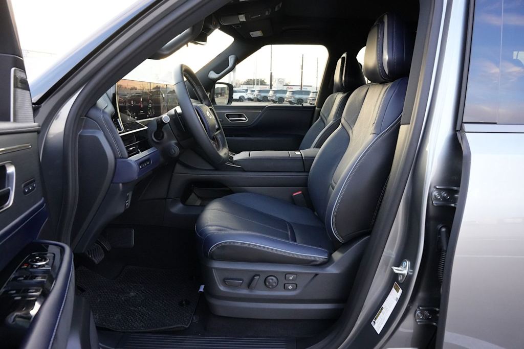 Thumbnail: 2026 INFINITI QX80 - 11