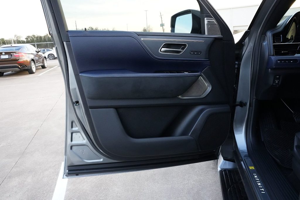 Thumbnail: 2026 INFINITI QX80 - 25