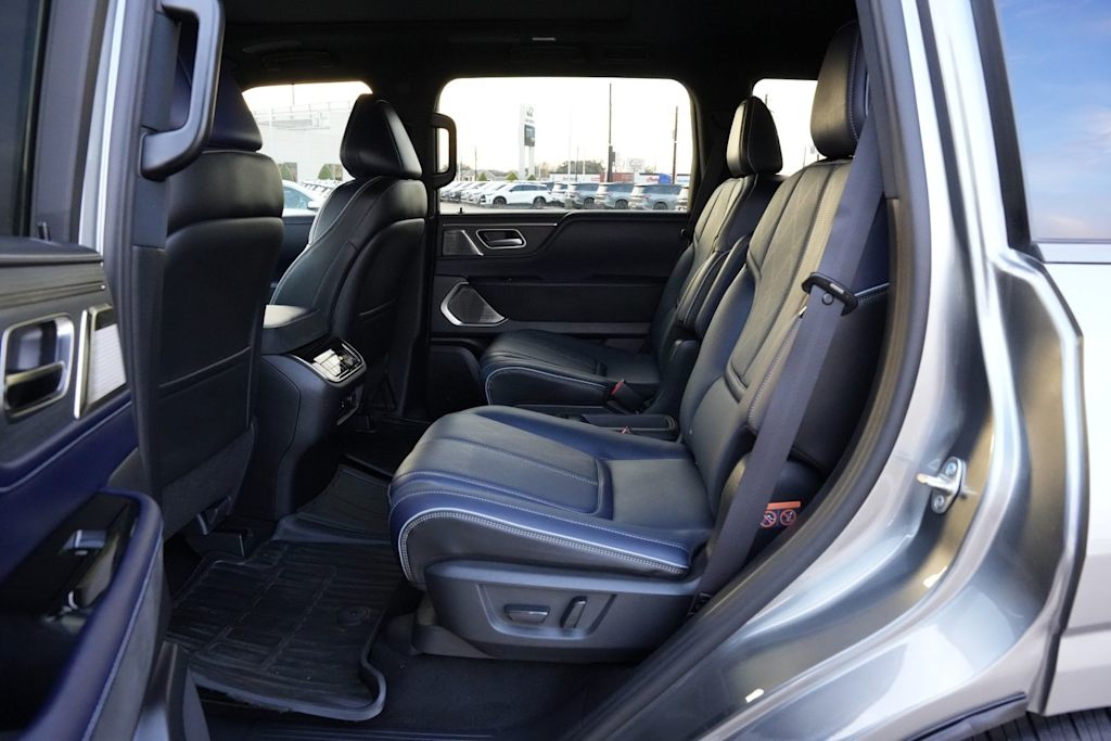 Thumbnail: 2026 INFINITI QX80 - 13