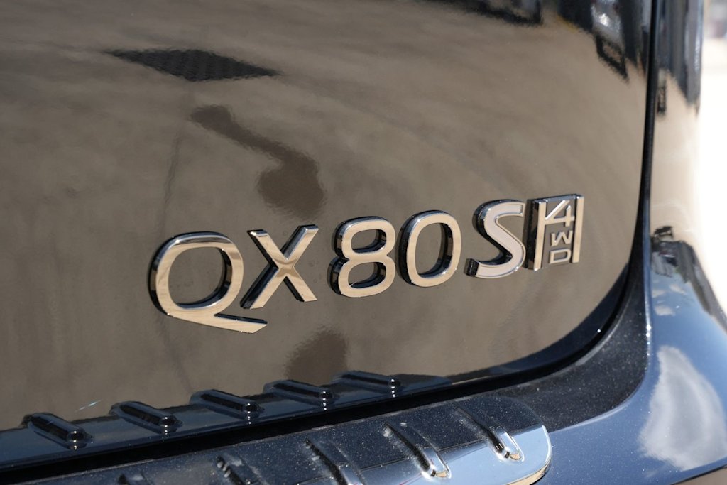 Thumbnail: 2026 INFINITI QX80 - 5