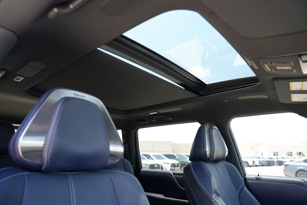 Thumbnail: 2026 INFINITI QX80 - 25