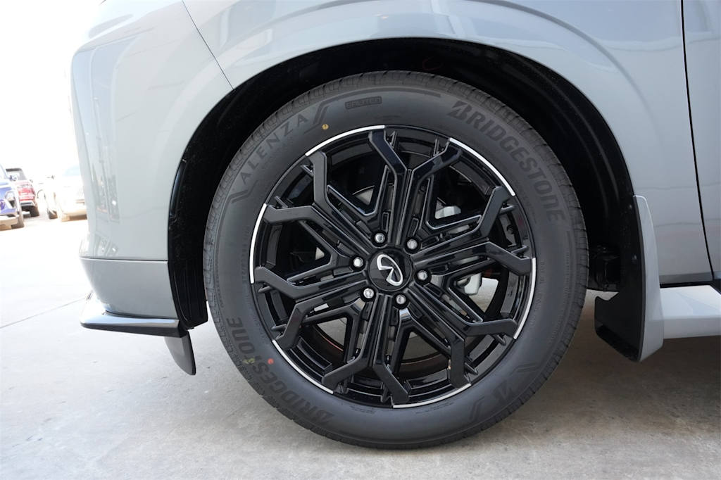 Thumbnail: 2026 INFINITI QX80 - 7