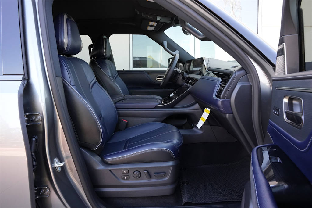 Thumbnail: 2026 INFINITI QX80 - 11