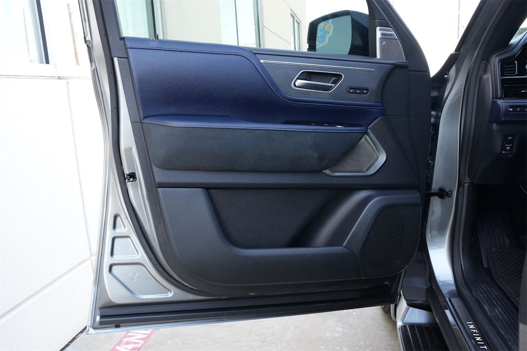 Thumbnail: 2026 INFINITI QX80 - 25