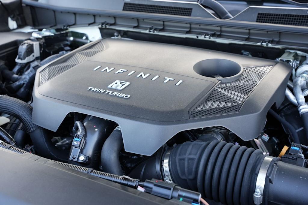 Thumbnail: 2026 INFINITI QX80 - 8